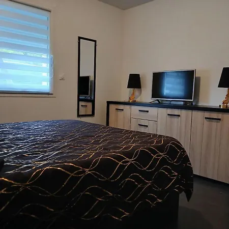 Maison De Au Calme Avec Espace Jaccuzi לה טורבל
